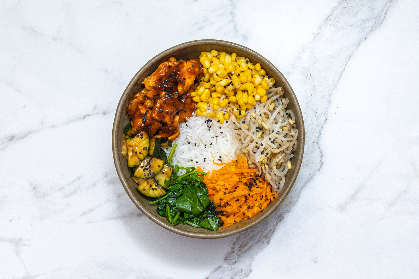 Bibimbap Coreano de Pollo